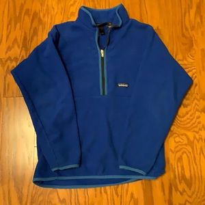 Patagonia women’s fleece pullover.  Front pocket